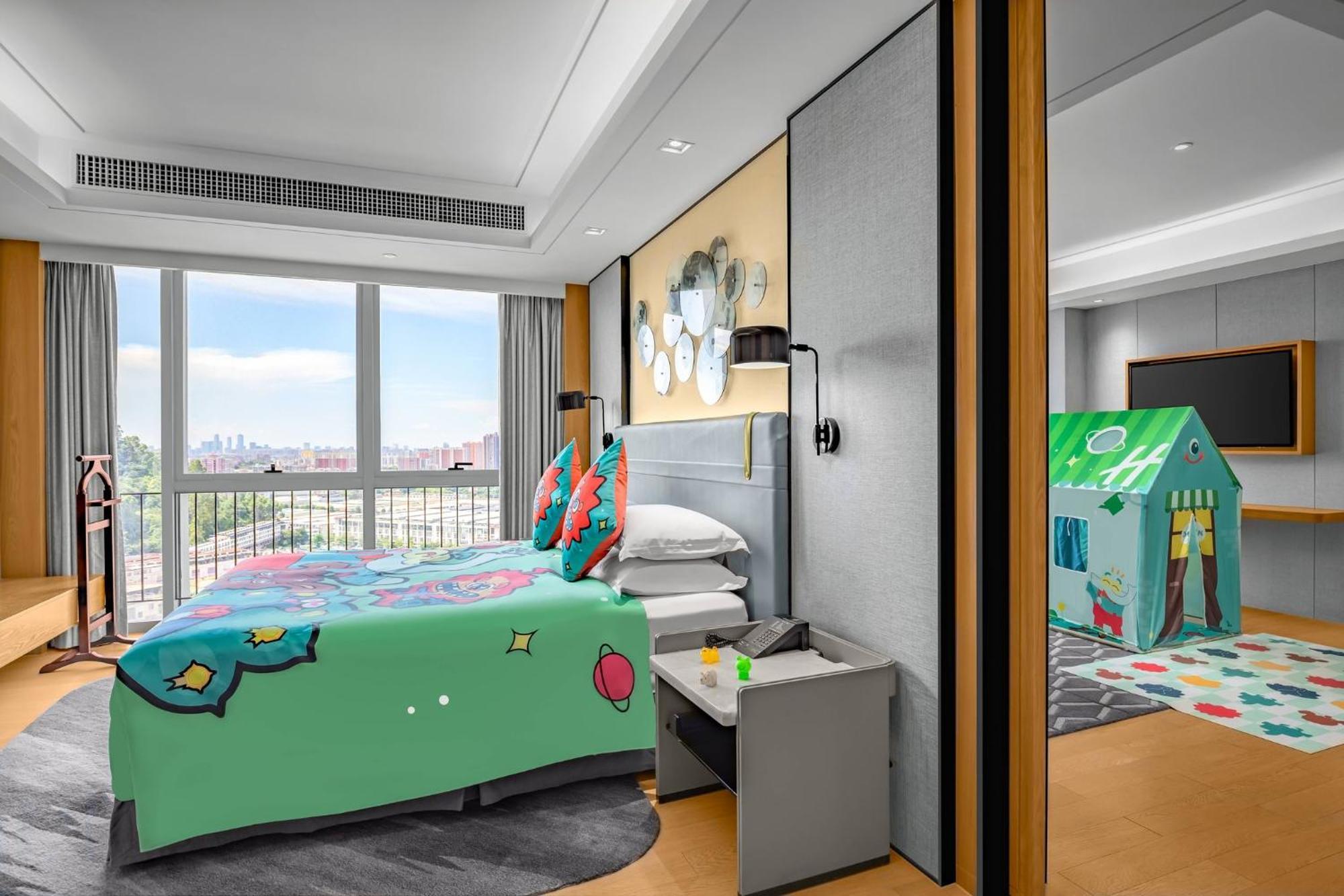 Holiday Inn Guangzhou South Lake Hotel - Ideal For Business & Leisure Dış mekan fotoğraf