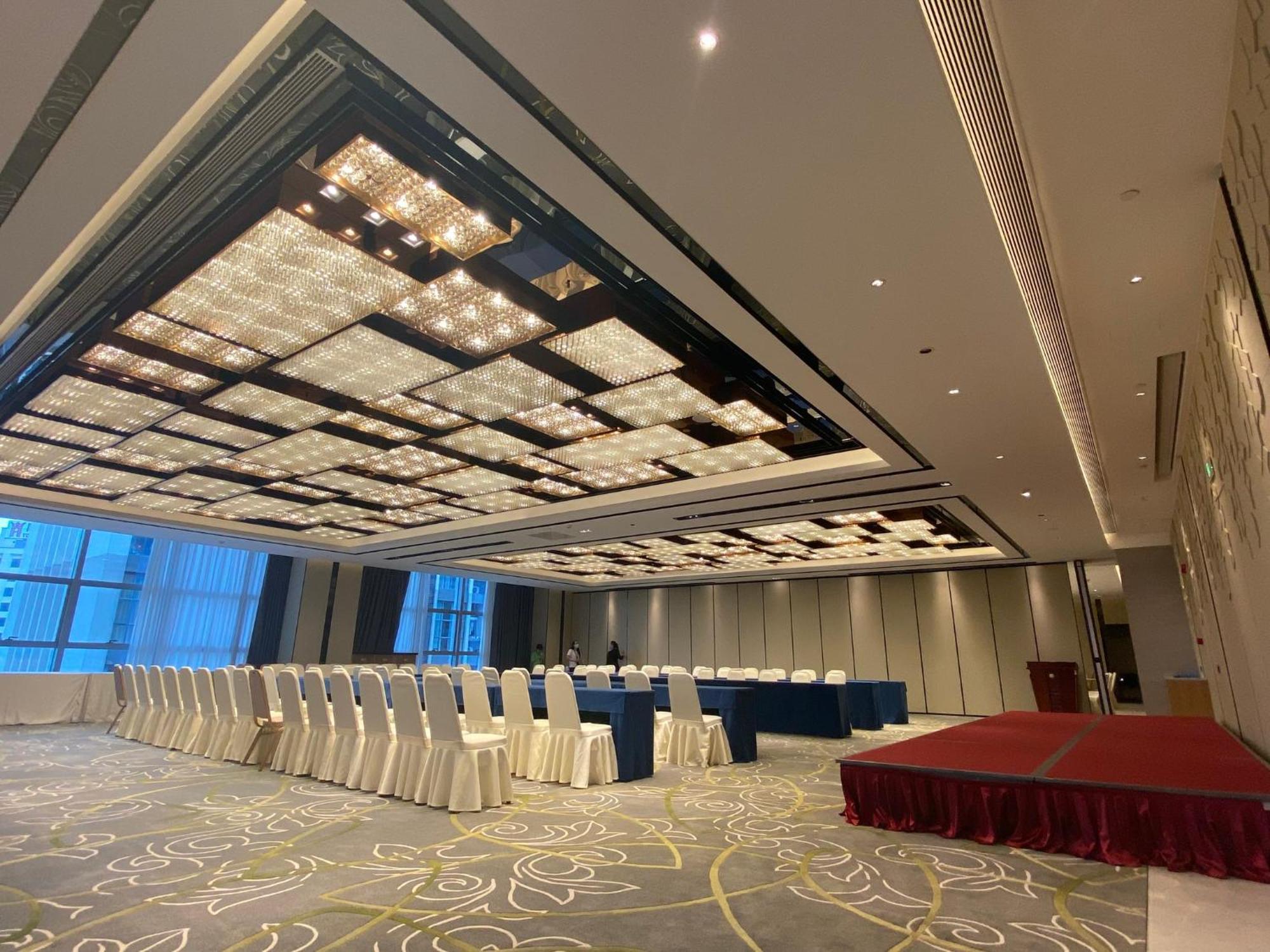 Holiday Inn Guangzhou South Lake Hotel - Ideal For Business & Leisure Dış mekan fotoğraf