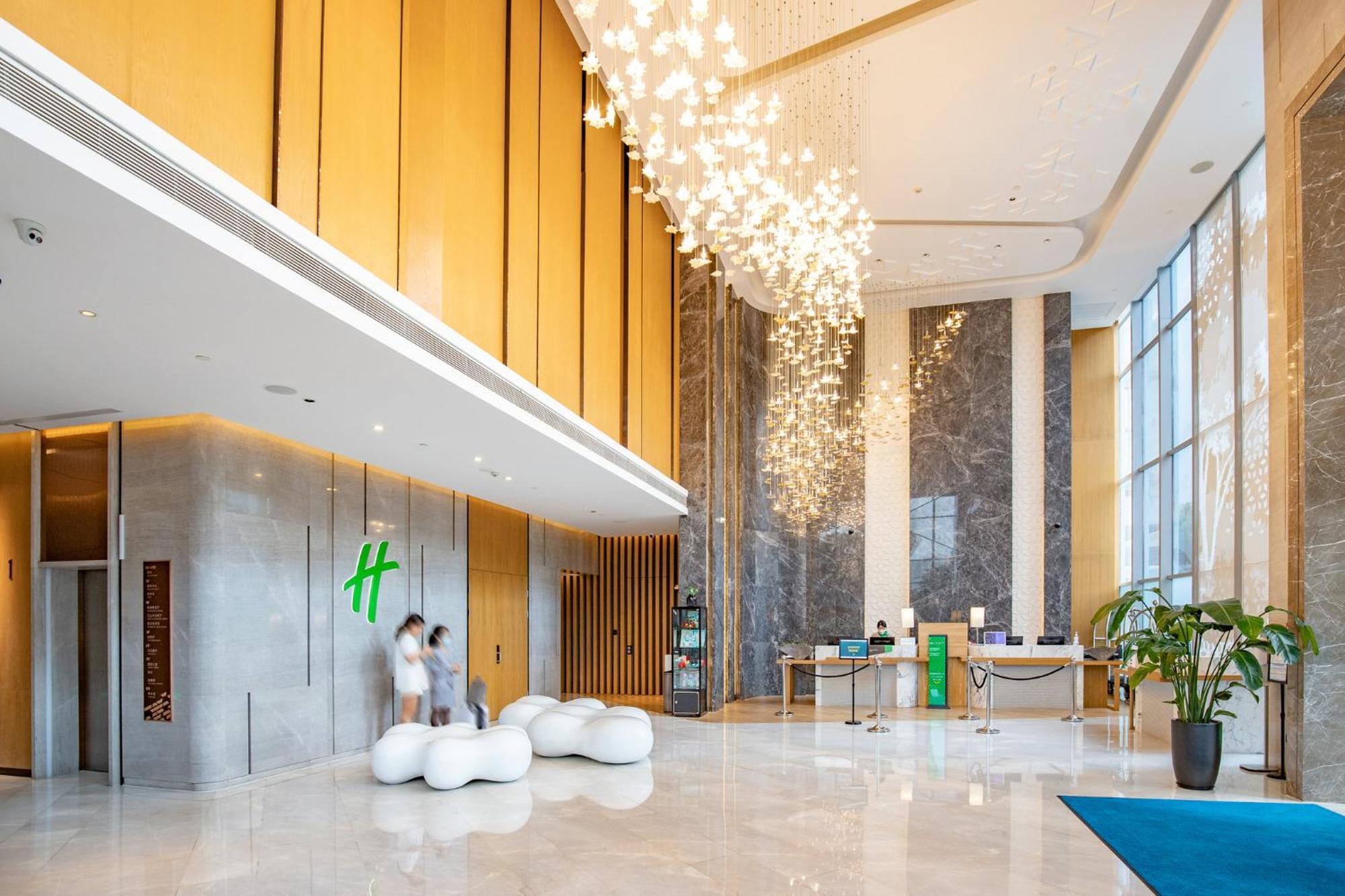 Holiday Inn Guangzhou South Lake Hotel - Ideal For Business & Leisure Dış mekan fotoğraf