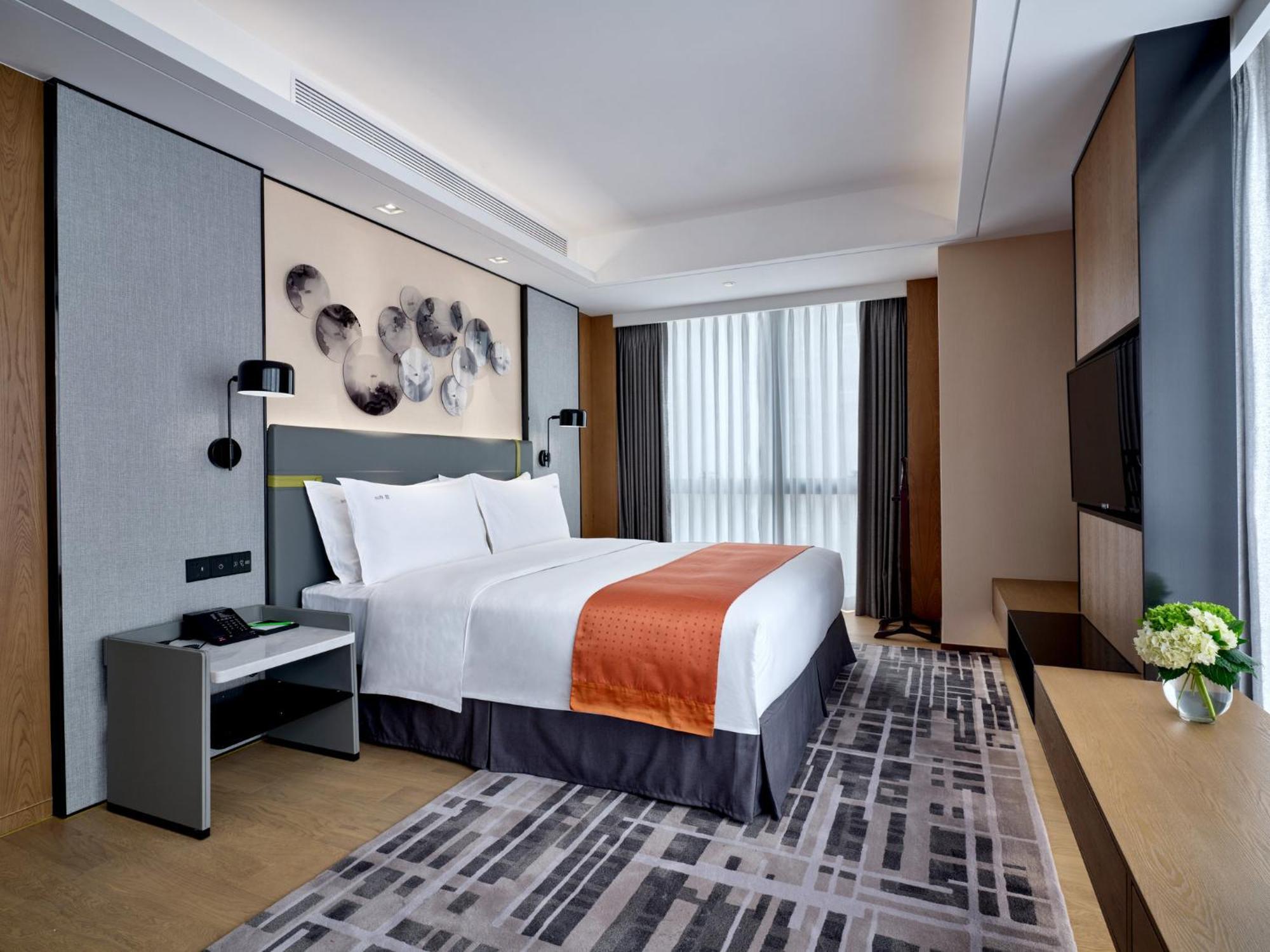 Holiday Inn Guangzhou South Lake Hotel - Ideal For Business & Leisure Dış mekan fotoğraf